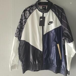 Nike 2017 Windbreaker Jacket with Mixed Pattern and Mesh Panels XL NWT